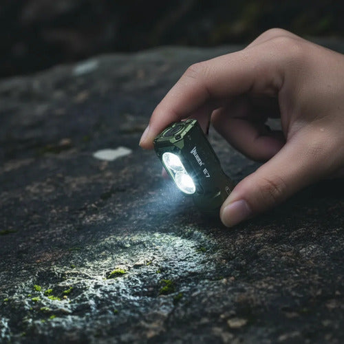 Linterna Recargable Wuben E7 1800 Lumen Mini Con Imán Blanca Verde Oscuro