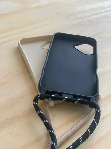 Carcasa Funda Para iPhone 16 Con Correa Beige