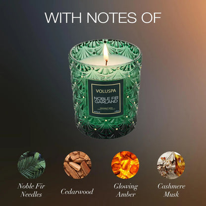 Vela Festiva Noble Fir Garland 185g De Voluspa Guirnalda De Abeto Noble Nombre Del Diseño Pomandro Dorado Y Hinoki