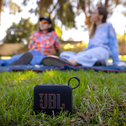 Jbl Go 4 - Parlante Bluetooth Mini Portátil Y Robusto, Negro Negro