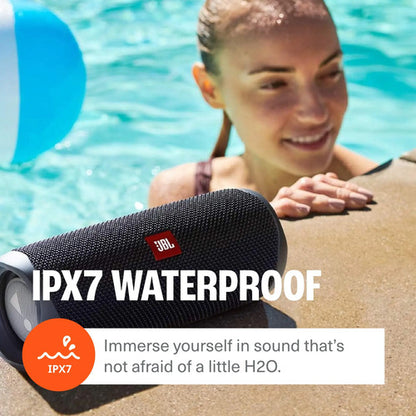 Parlante Jbl Flip 5 Con Bluetooth Y Resistente Al Agua Color Verde Azulado.